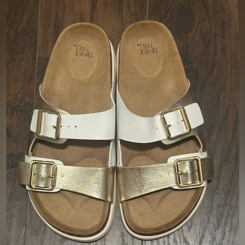 New Time and Tru white and gold slip ons size 6